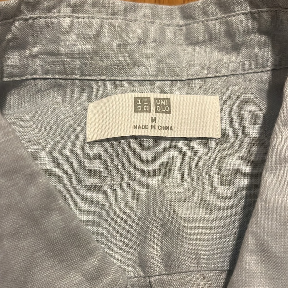 Uniqlo BNWT light blue long sleeve button down size M 100% linen - Picture 2 of 4